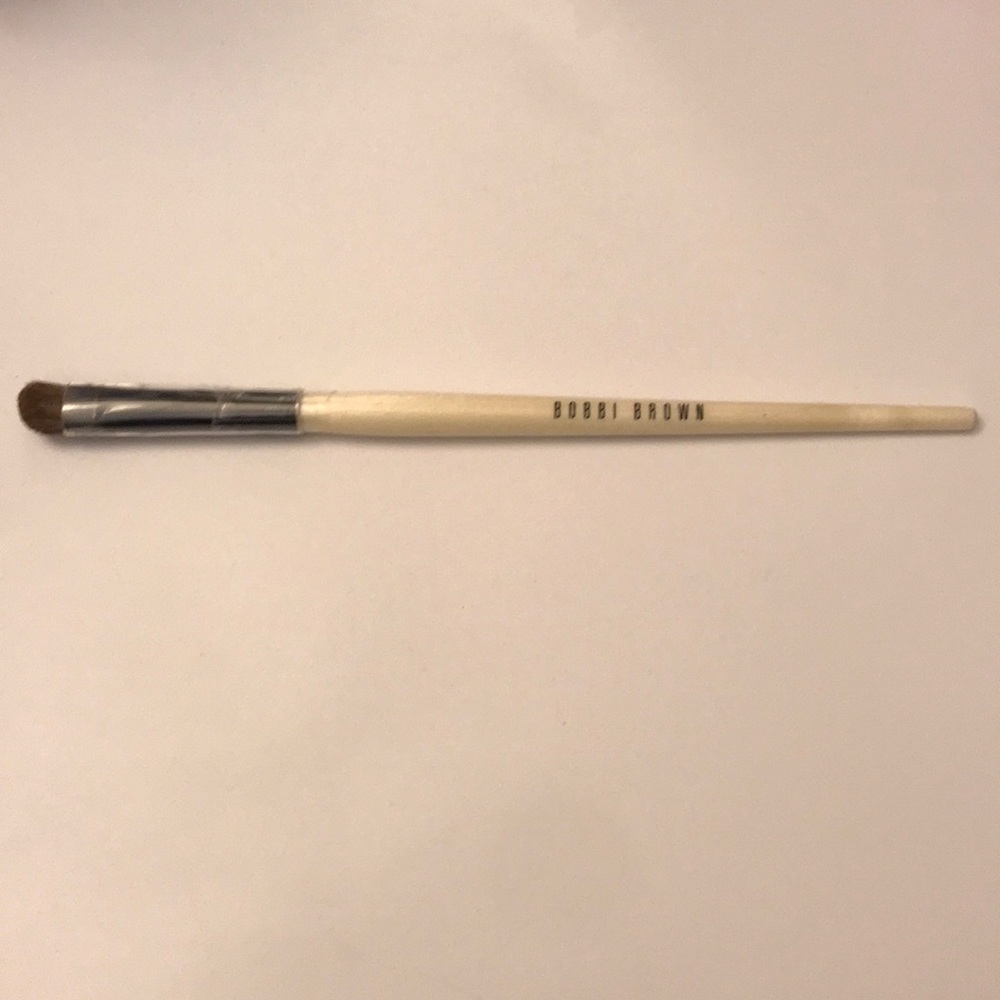 Bobbi brown angle eyeshadow brush